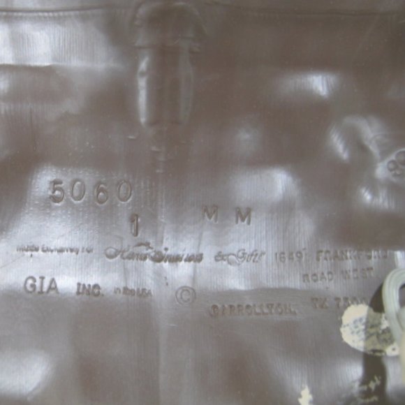 Corbel Wall Shelf #1 - Dark Tan and Gold - Plastic - Home Interiors Inc - Picture 3 of 12